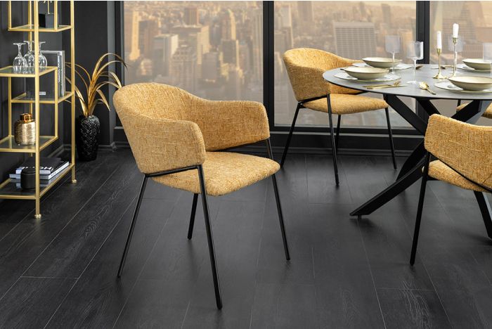 Design Eetkamerstoel Noblesse Mosterdgeel Chenille met Zwarte Metalen Poten